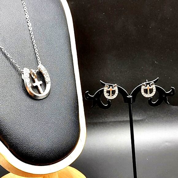 925 Plated Horseshoe Cross Necklace & Earrings Set Christmas Birthday Gift NEW! - Picture 1 of 6